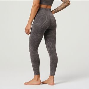 Lululemon Ebb to Street Tights in Stone Wash Graphite Grey – Size 10